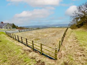 Photo 12- click for photo gallery